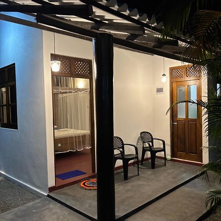 Ima House Bed & Breakfast Dikwella Bagian luar foto