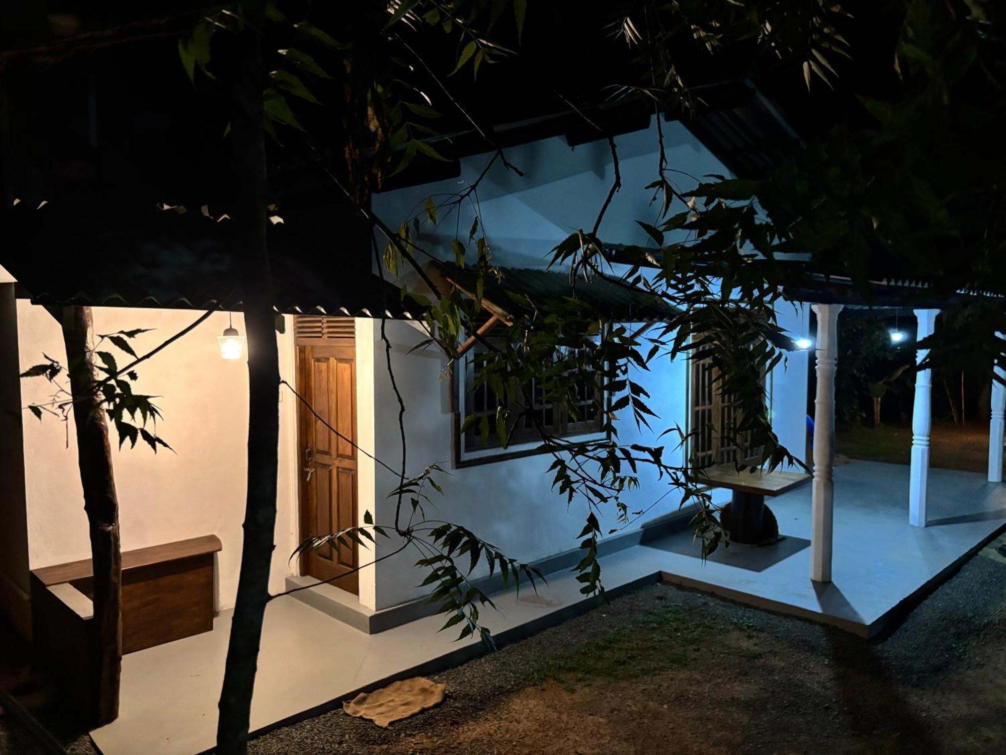 Ima House Bed & Breakfast Dikwella Bagian luar foto