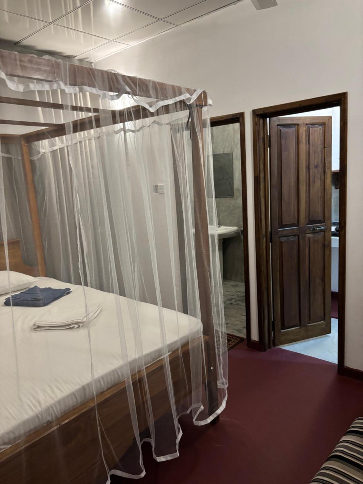 Ima House Bed & Breakfast Dikwella Bagian luar foto